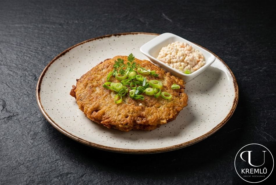 150g Kuřecí prso v bramboráku, coleslaw
